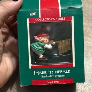 Hallmark “Hark! It’s Herald” Ornament – 1989 Collector’s Series